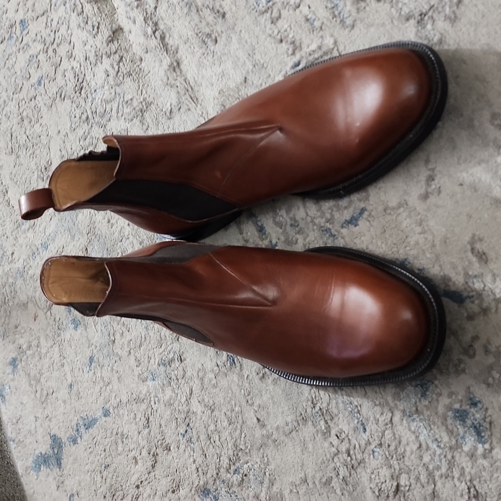 Men's  genuine calf skin Chelsea boot. Cognac color, sz 12 1/2. Leather sole.